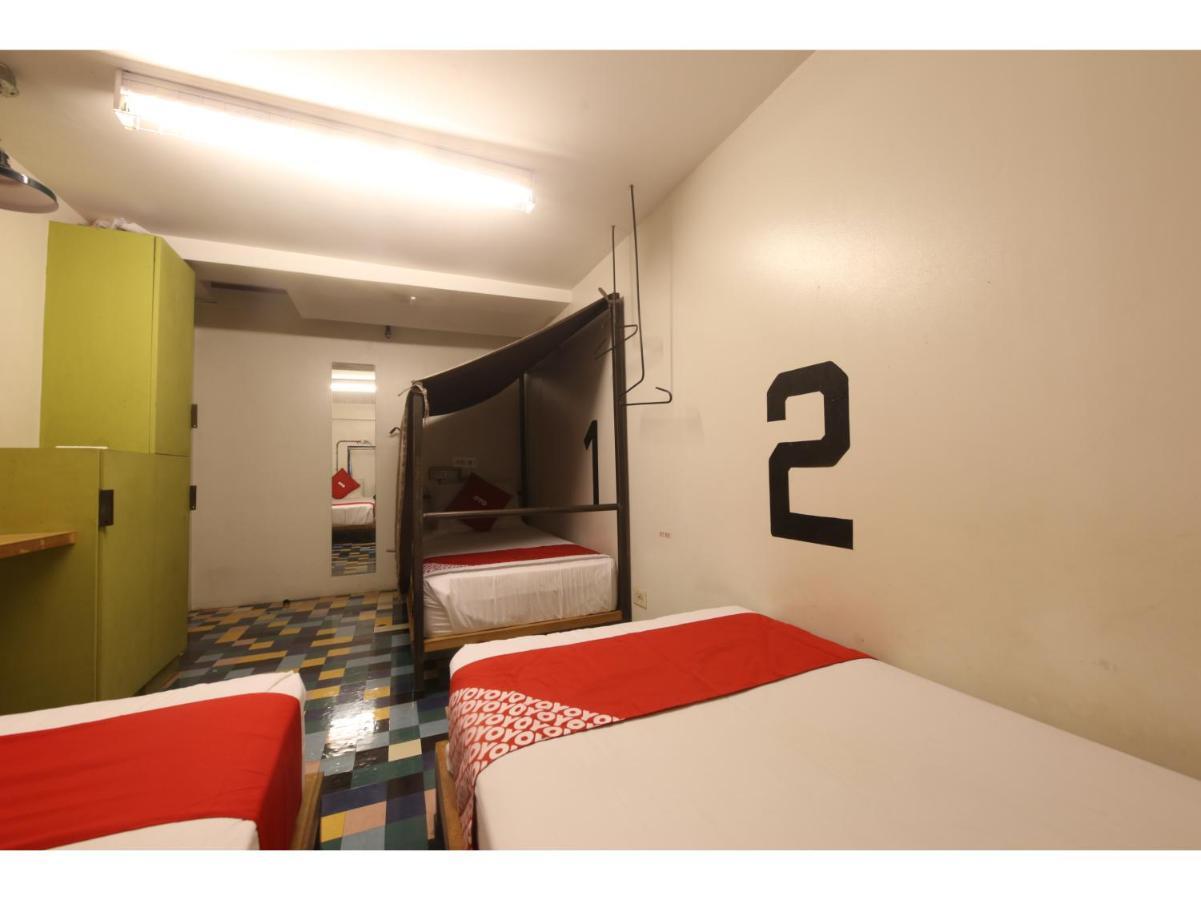 Oyo 866 Junction Hostels Manila Exteriér fotografie