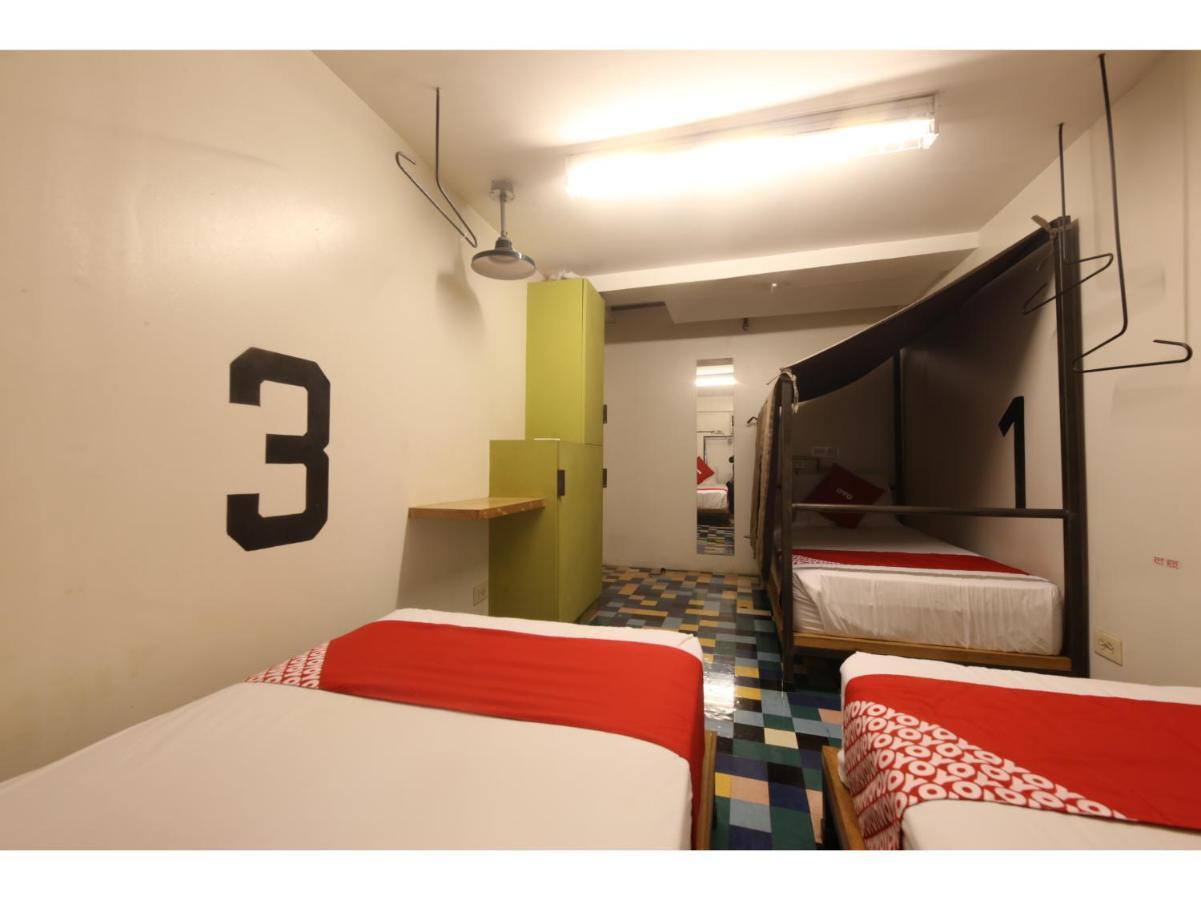 Oyo 866 Junction Hostels Manila Exteriér fotografie